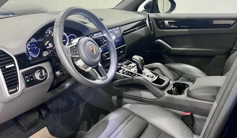 
								Porsche Cayenne E-Hybrid Sport Chrono full									