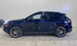 
										Porsche Cayenne E-Hybrid Sport Chrono full									