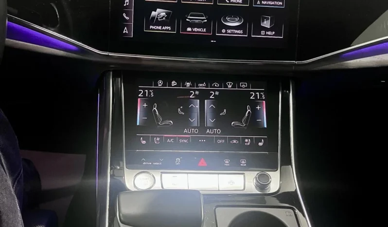 
								Audi Q8 55 TFSI Technik S LINE full									