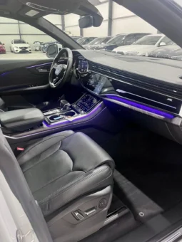 
										Audi Q8 55 TFSI Technik S LINE full									
