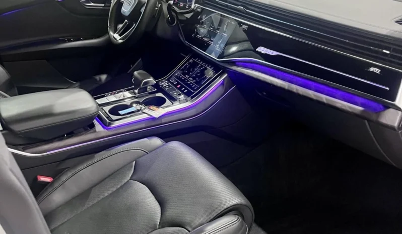 
								Audi Q8 55 TFSI Technik S LINE full									
