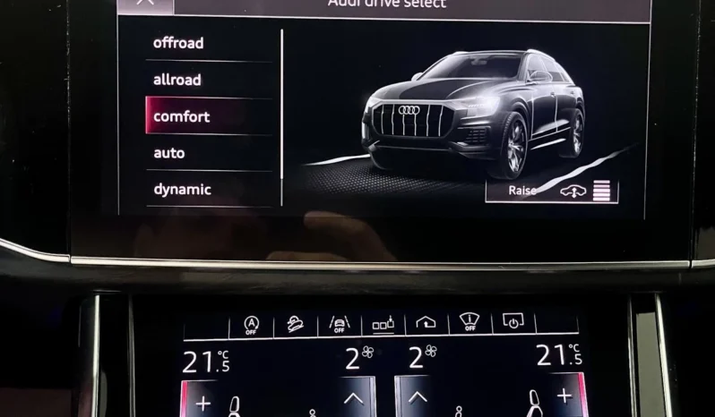 
								Audi Q8 55 TFSI Technik S LINE full									