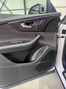 
										Audi Q8 55 TFSI Technik S LINE full									