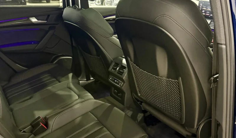
								Audi SQ5 30TFSI Black Optic full									