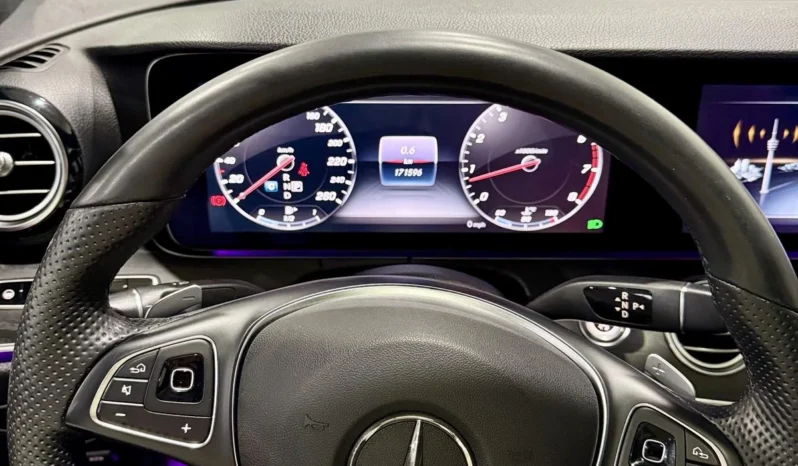 
								Mercedes-Benz E 400 4M AMG Night Package full									