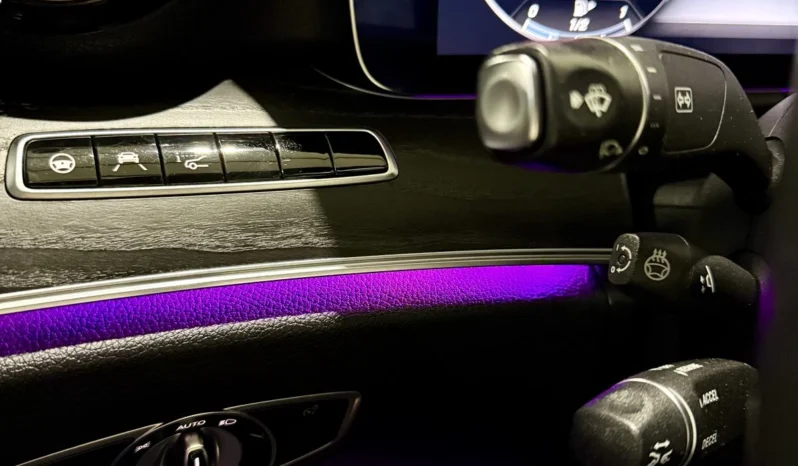 
								Mercedes-Benz E 400 4M AMG Night Package full									