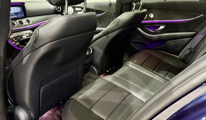 
								Mercedes-Benz E 400 4M AMG Night Package full									