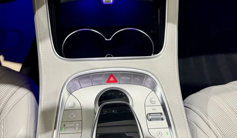 
								Mercedes-Benz S 63 AMG V8 4M Cabrio full									