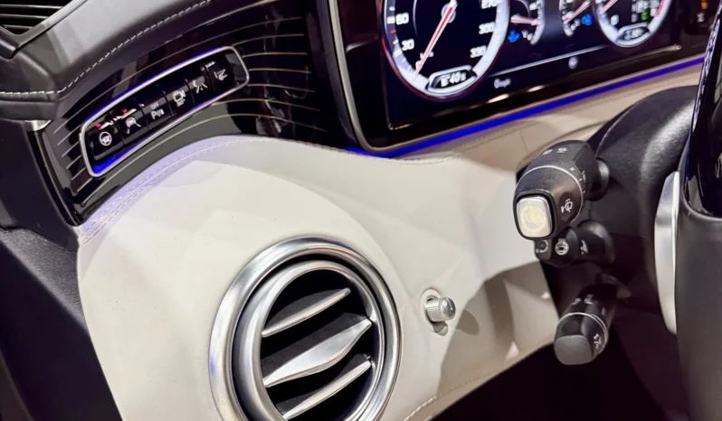 
								Mercedes-Benz S 63 AMG V8 4M Cabrio full									