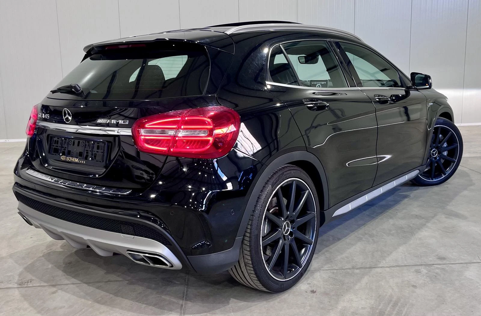 Mercedes-Benz GLA 45 AMG 4M AMG Night Package