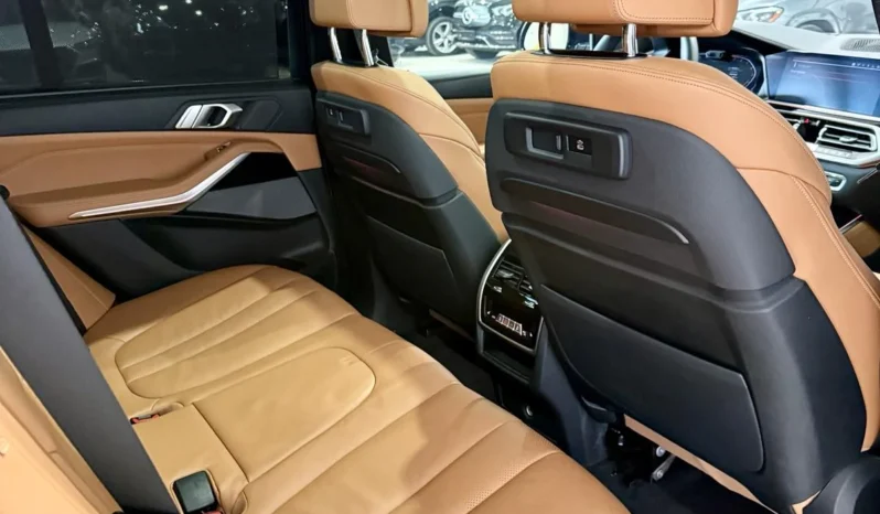 
								BMW X5 40i M Sport Shadow Line full									