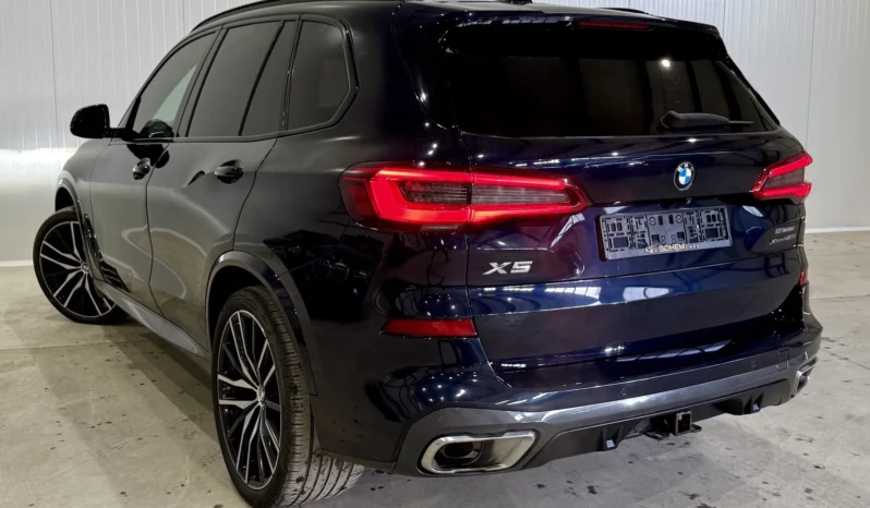 
								BMW X5 40i M Sport Shadow Line full									