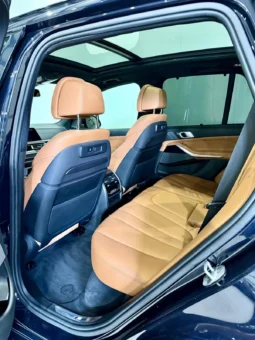
										BMW X5 40i M Sport Shadow Line full									