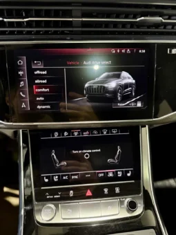 
										Audi Q8 55TFSI Technik Bang 3D full									