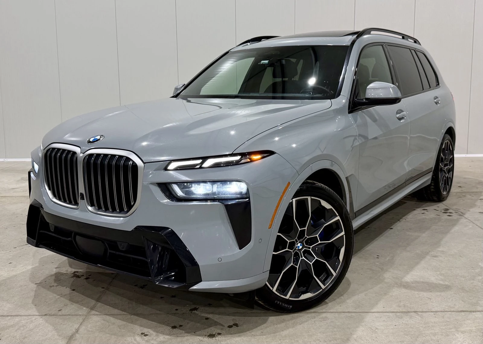 BMW X7 40i M Sport Shadow Line