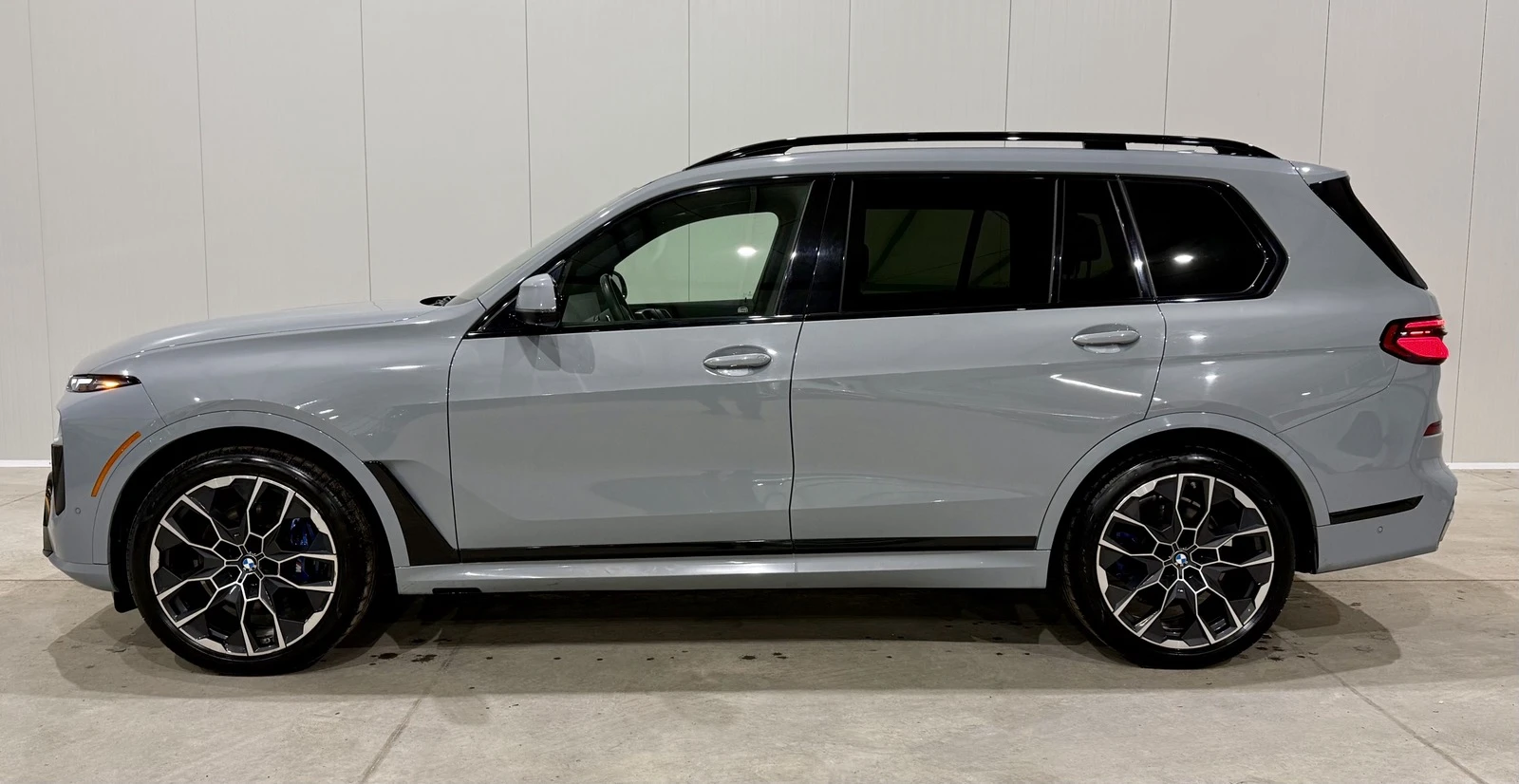 BMW X7 40i M Sport Shadow Line