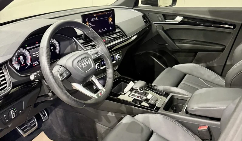 
								Audi Q5 45TFSI S Line Black Optic full									