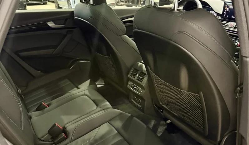 
								Audi Q5 45TFSI S Line Black Optic full									