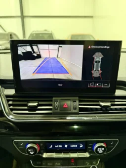 
										Audi Q5 45TFSI S Line Black Optic full									