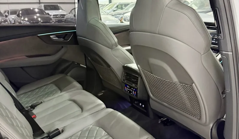 
								Audi SQ7 40T 507кс Black Optic full									