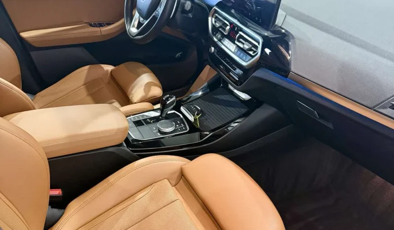 
								BMW X3 30e xDrive full									