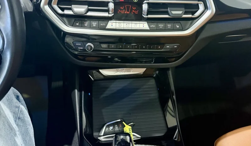 
								BMW X3 30e xDrive full									