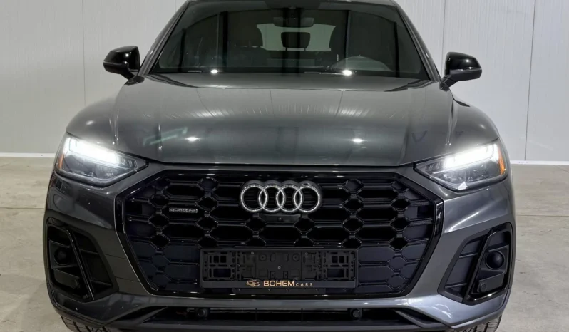 
								Audi Q5 45 TFSI Black Optic full									