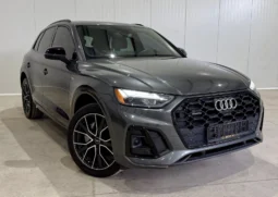 
										Audi Q5 45 TFSI Black Optic full									