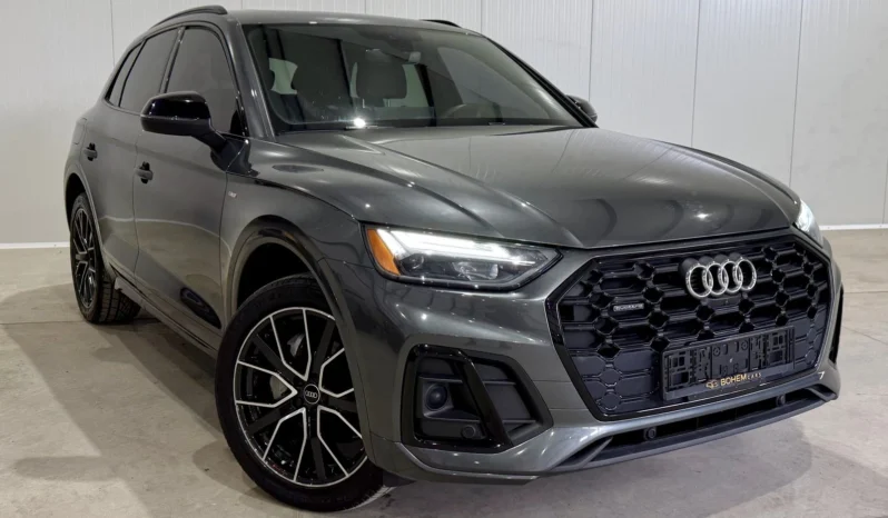 
								Audi Q5 45 TFSI Black Optic full									