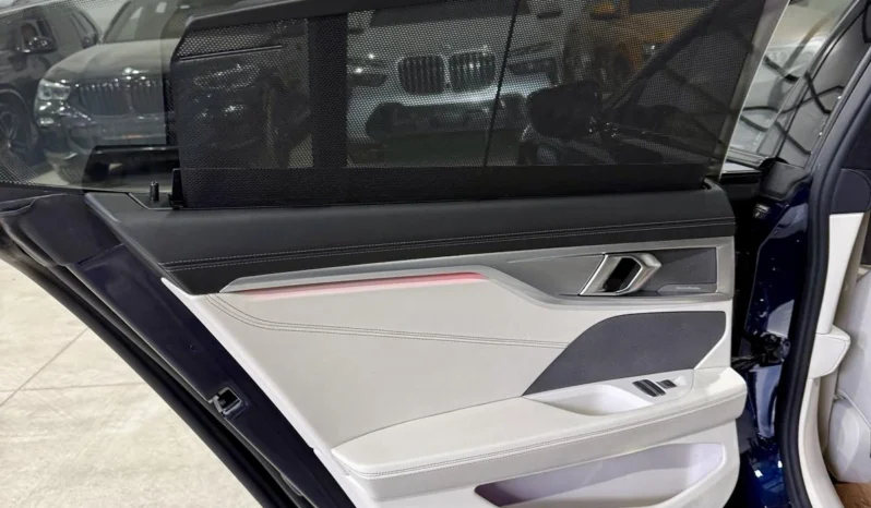 
								BMW 850 GC xDrive Shadow Line full									