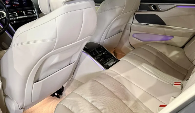 
								BMW 850 GC xDrive Shadow Line full									
