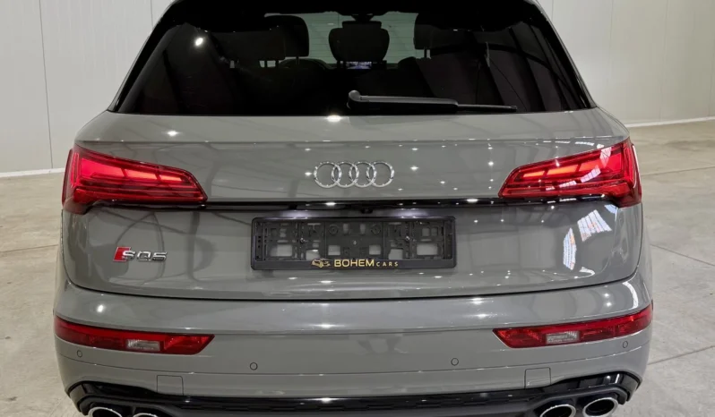
								Audi SQ5 30T Black Optic full									