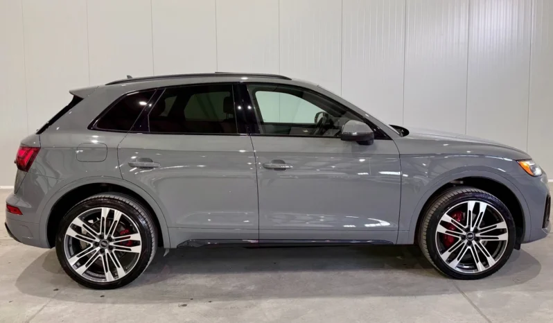 
								Audi SQ5 30T Black Optic full									