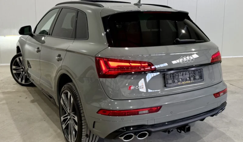 
								Audi SQ5 30T Black Optic full									