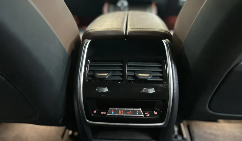 
								BMW X5 xdrive 40i M-Sport full									
