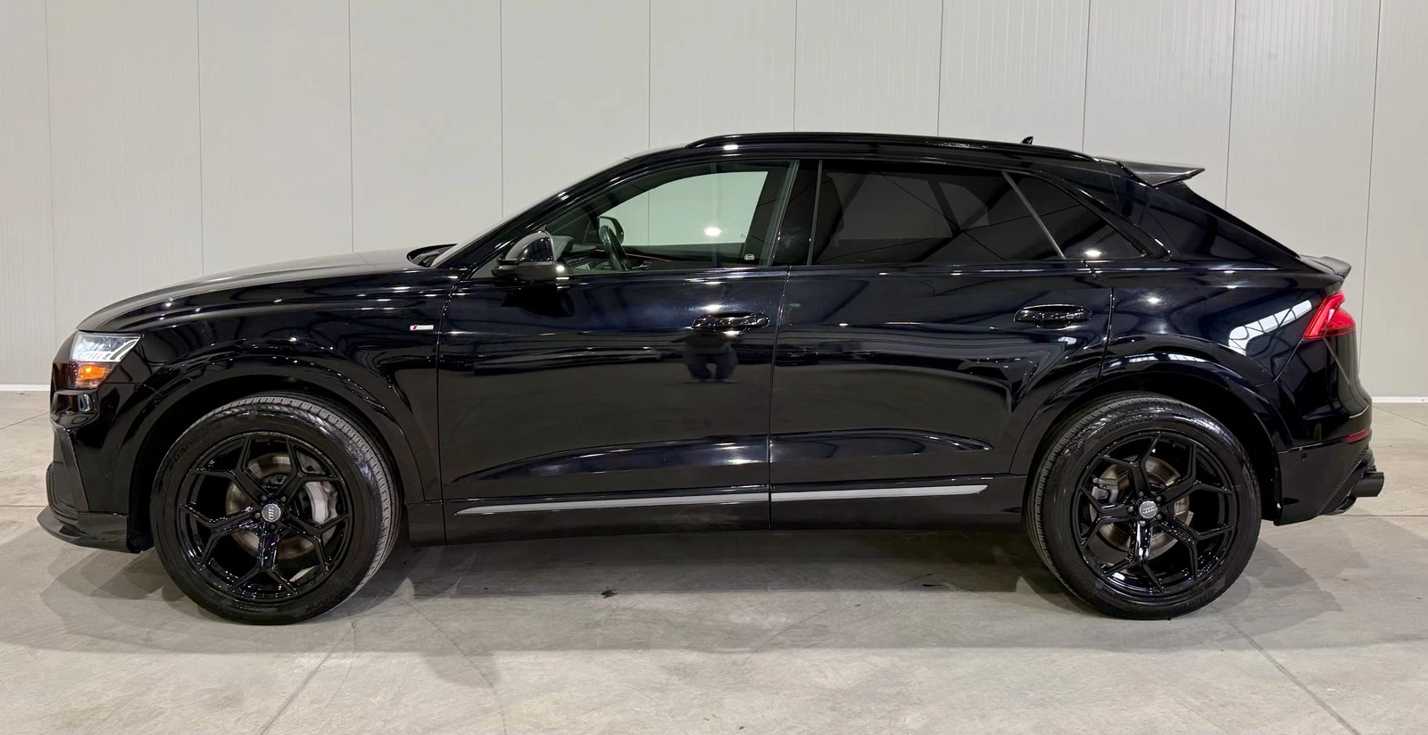 Audi Q8 55TFSI Technik Black Optic