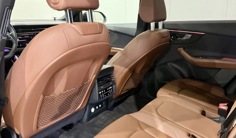 
								Audi Q8 55TFSI Technik Black Optic full									