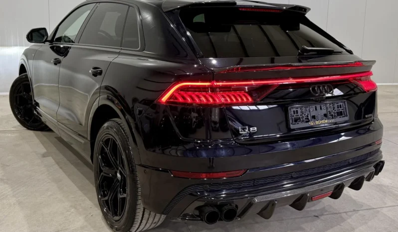 
								Audi Q8 55TFSI Technik Black Optic full									