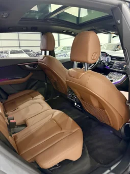 
										Audi Q8 55TFSI Technik Black Optic full									