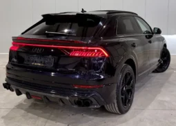 
										Audi Q8 55TFSI Technik Black Optic full									
