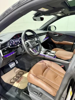 
										Audi Q8 55TFSI Technik Black Optic full									