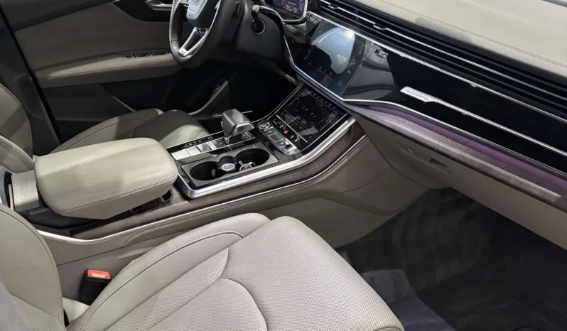 
								Audi Q8 55TFSI Technik full									