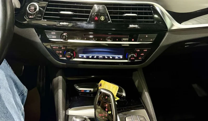 
								BMW 6 GT 640i xDrive M package full									