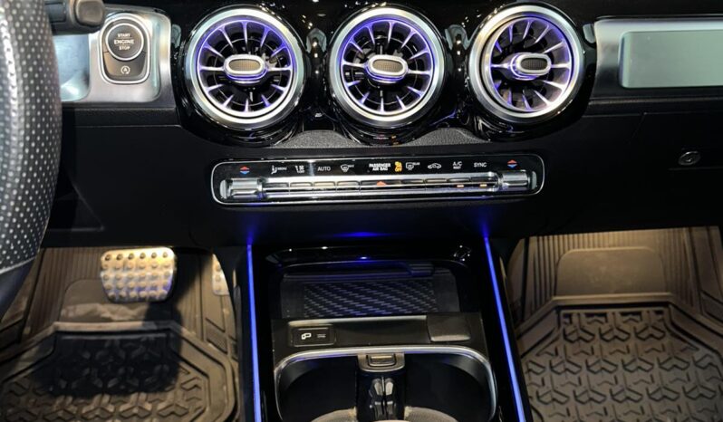 
								Mercedes-Benz GLB 250 full									