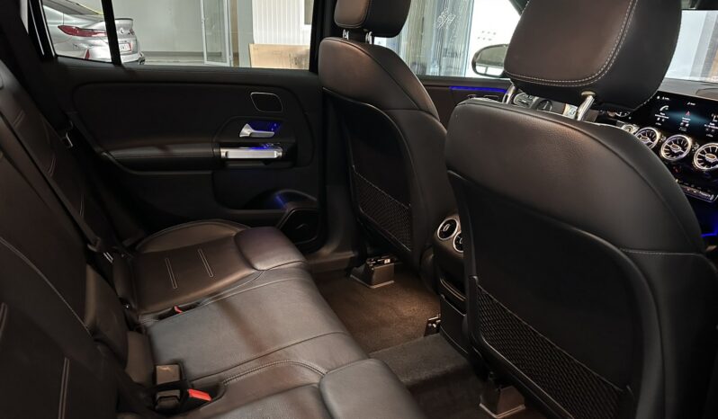 
								Mercedes-Benz GLB 250 full									