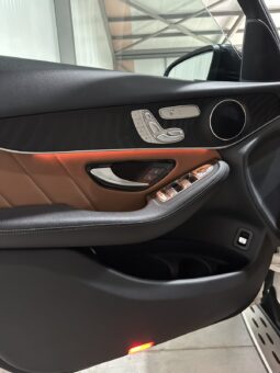 
										Mercedes-Benz GLC 300 full									