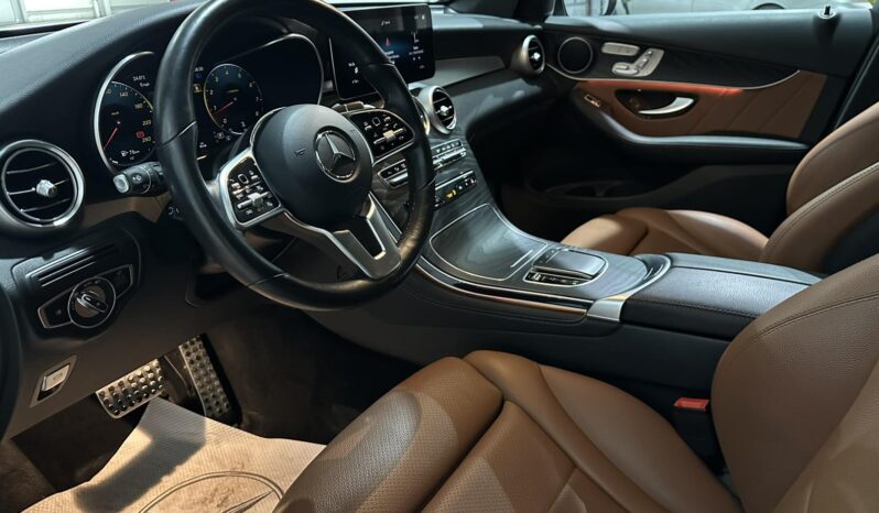 
								Mercedes-Benz GLC 300 full									