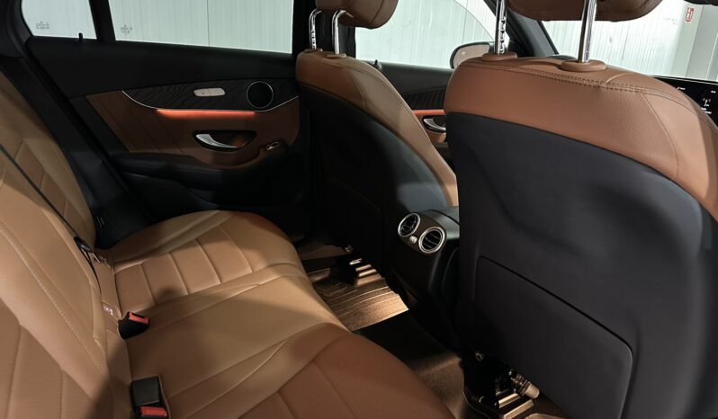 
								Mercedes-Benz GLC 300 full									