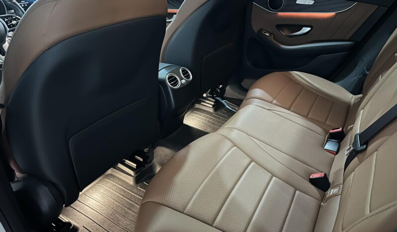 
								Mercedes-Benz GLC 300 full									
