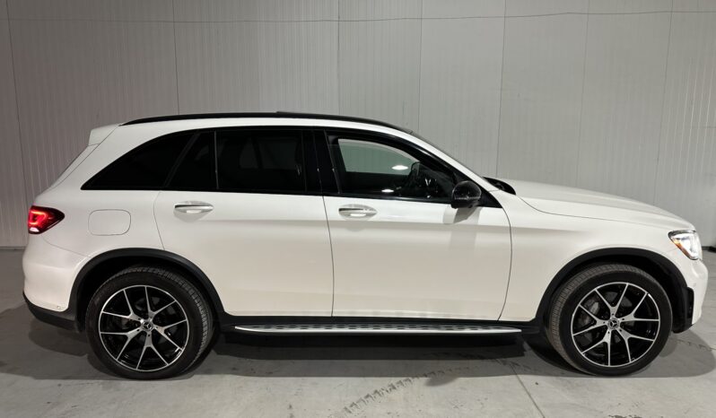 
								Mercedes-Benz GLC 300 full									